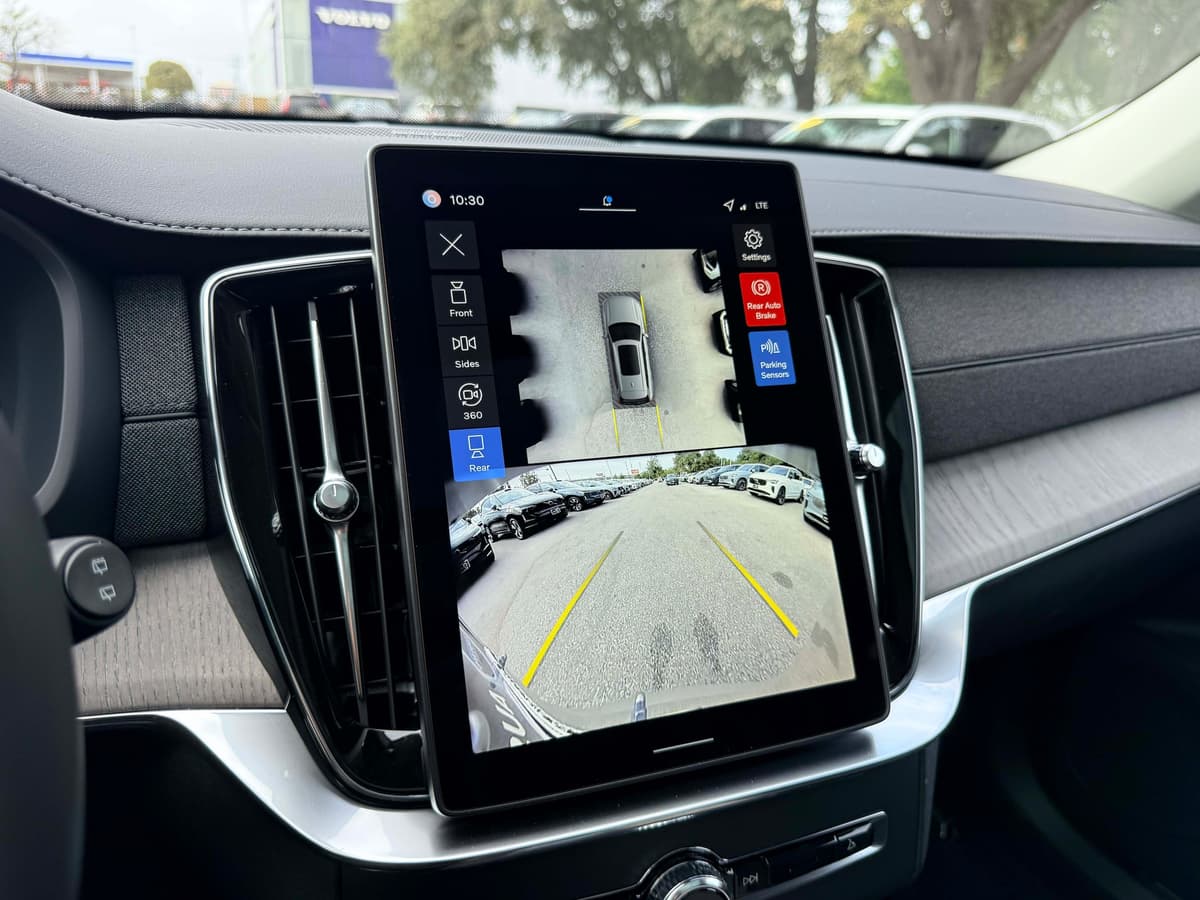 2026 Volvo XC90 - Image 24