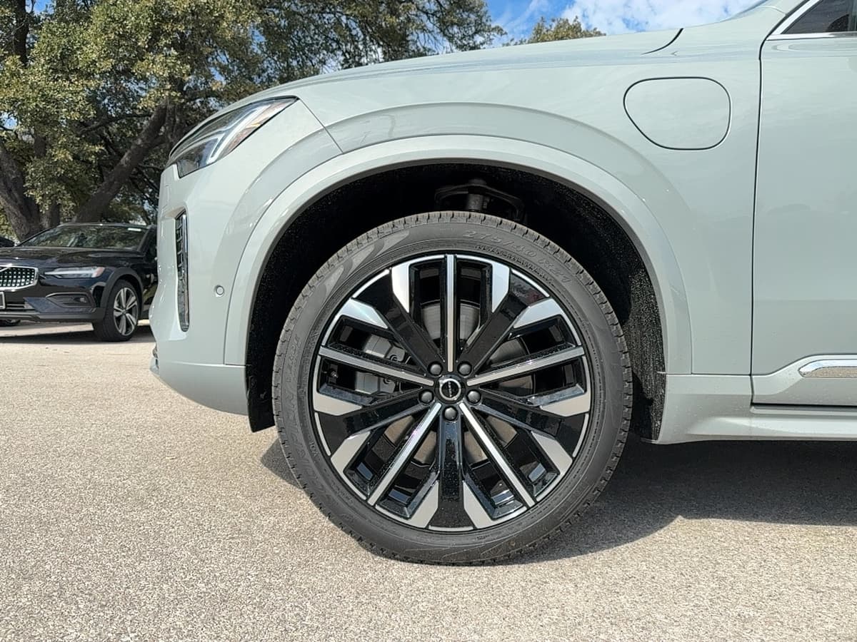 2026 Volvo XC90 plug-in hybrid - Image 8