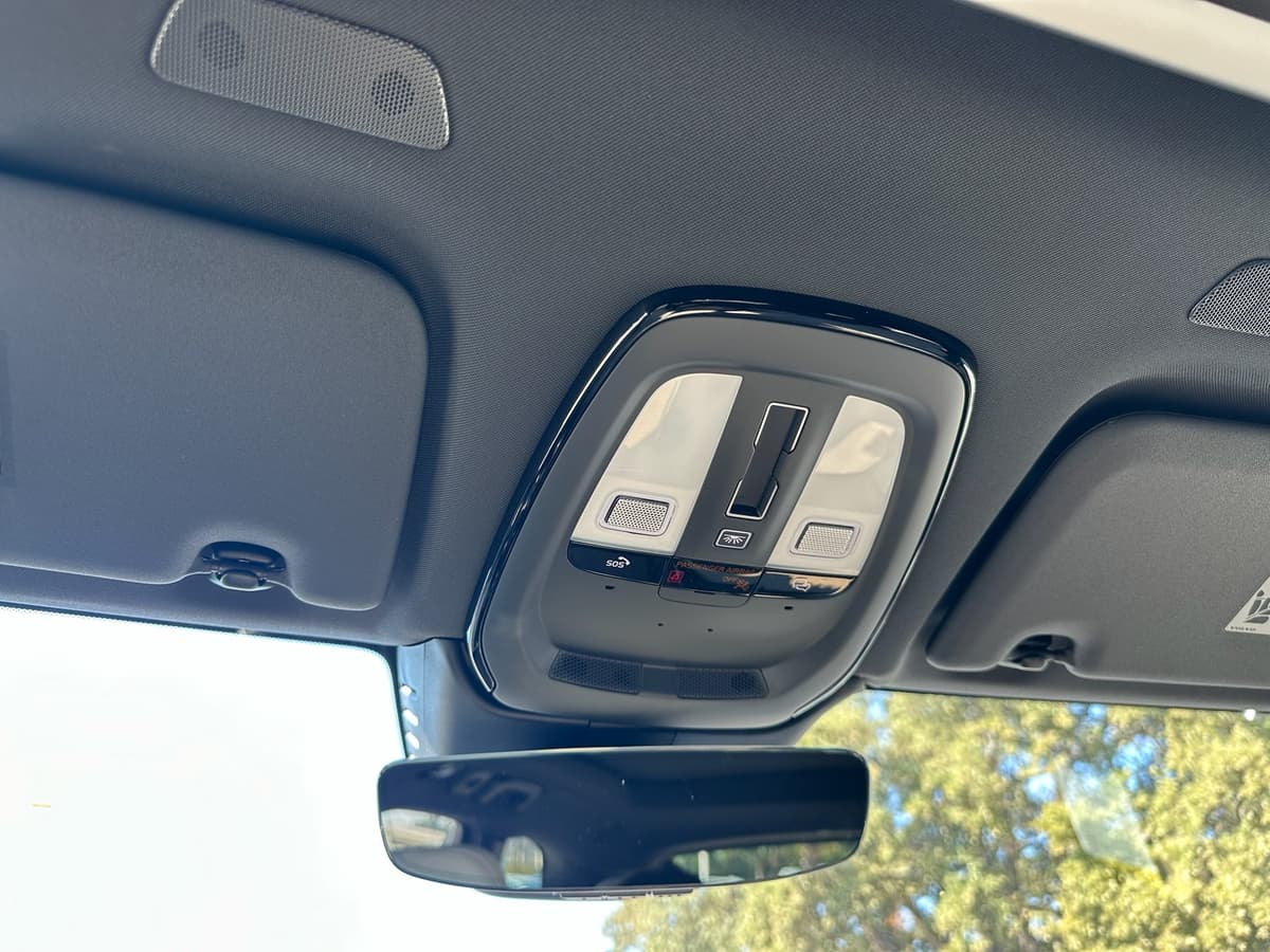 2026 Volvo XC60 - Image 15