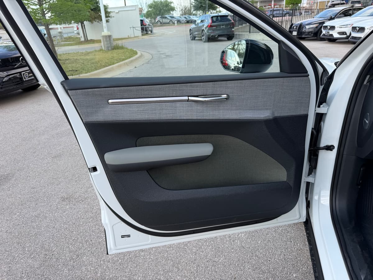 2026 Volvo EX30 - Image 16