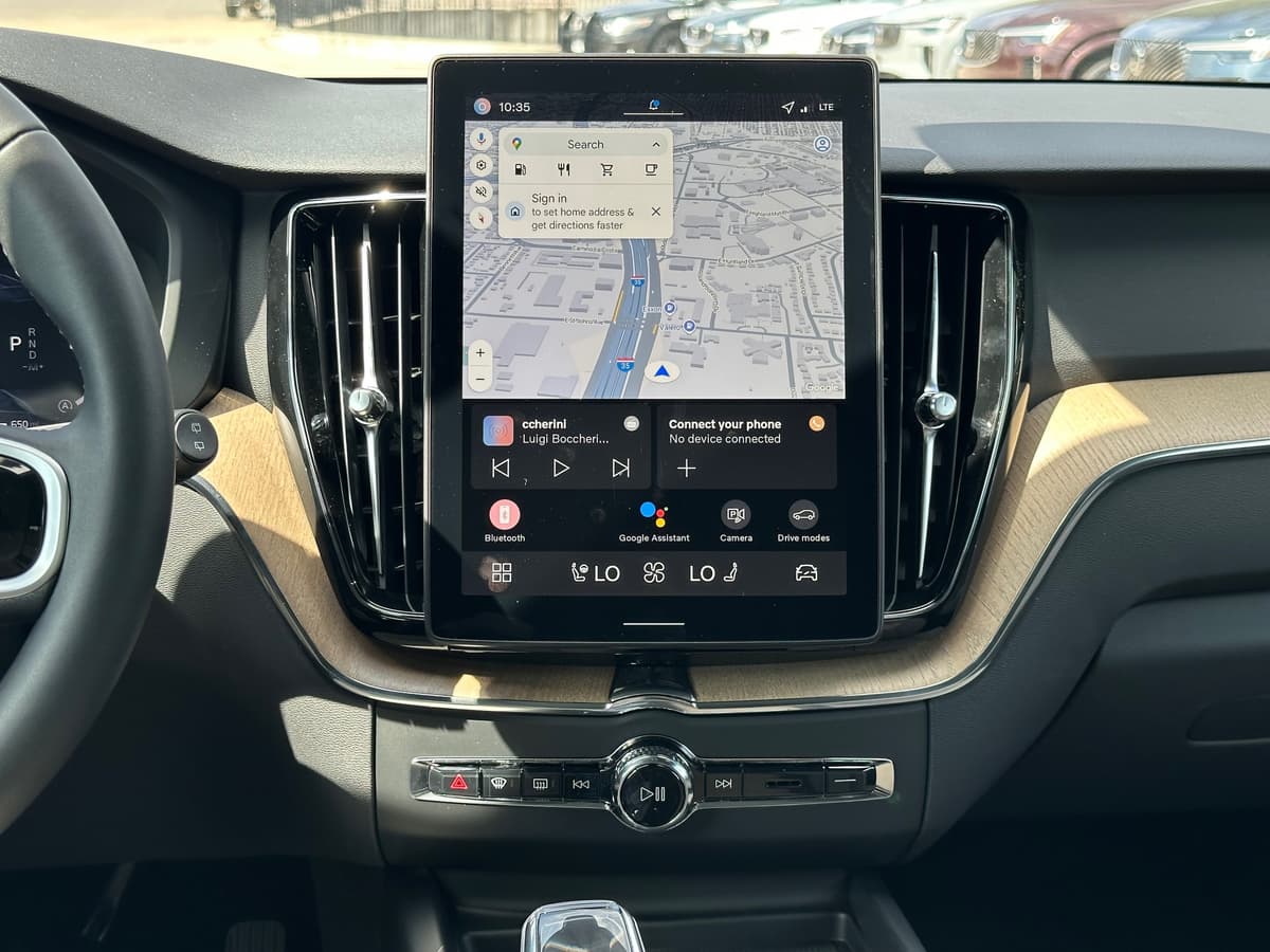 2026 Volvo XC60 - Image 12