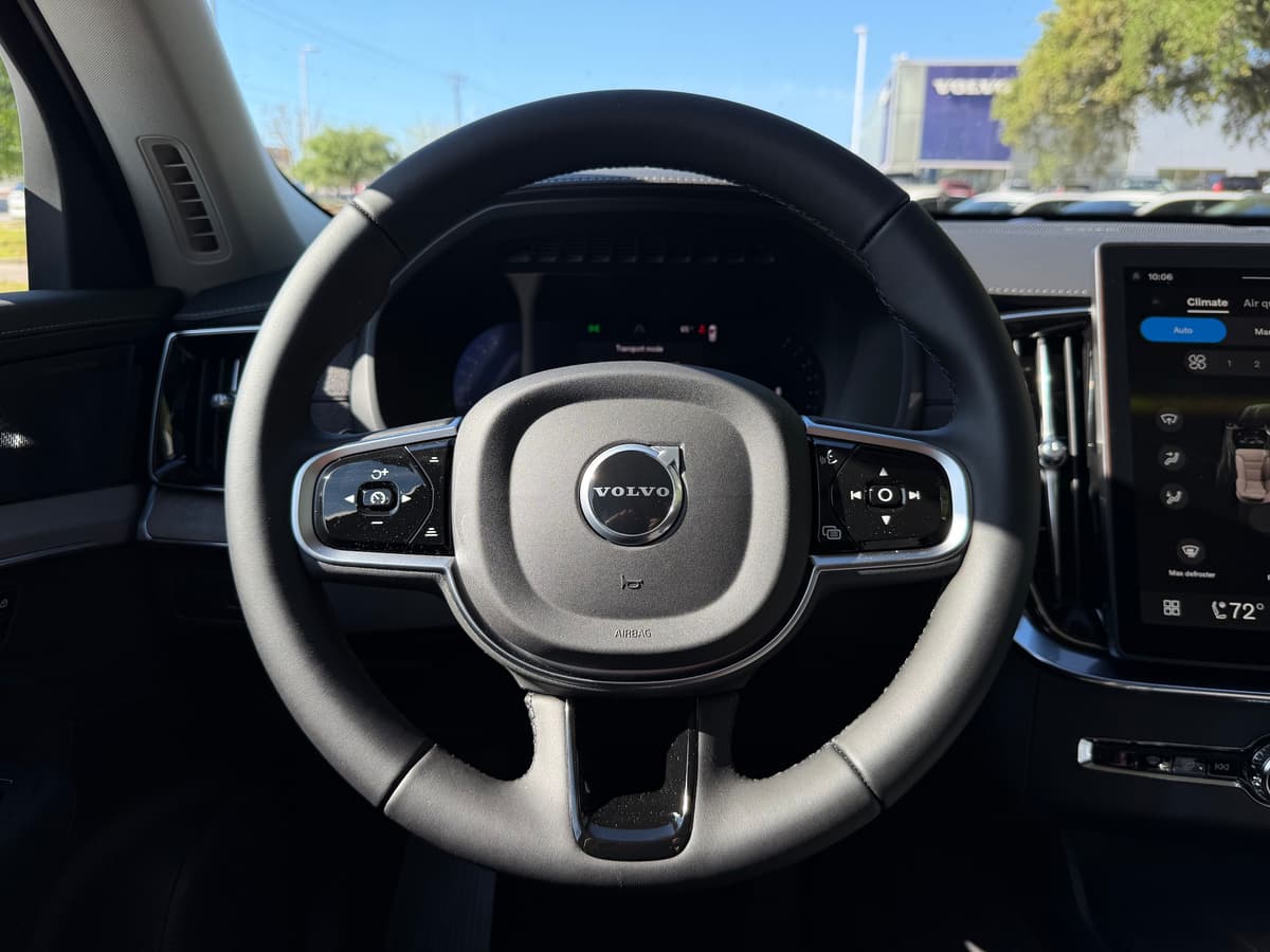 2026 Volvo XC90 - Image 15