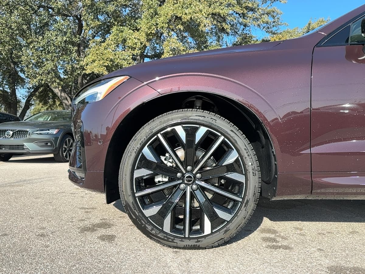 2026 Volvo XC60 - Image 7