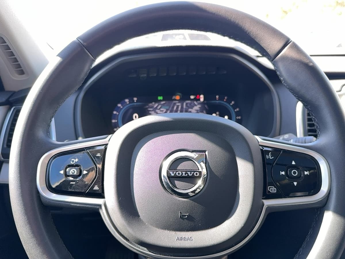 2023 Volvo XC90 - Image 17