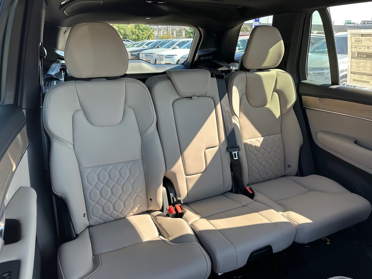 2026 Volvo XC90 - Image 10