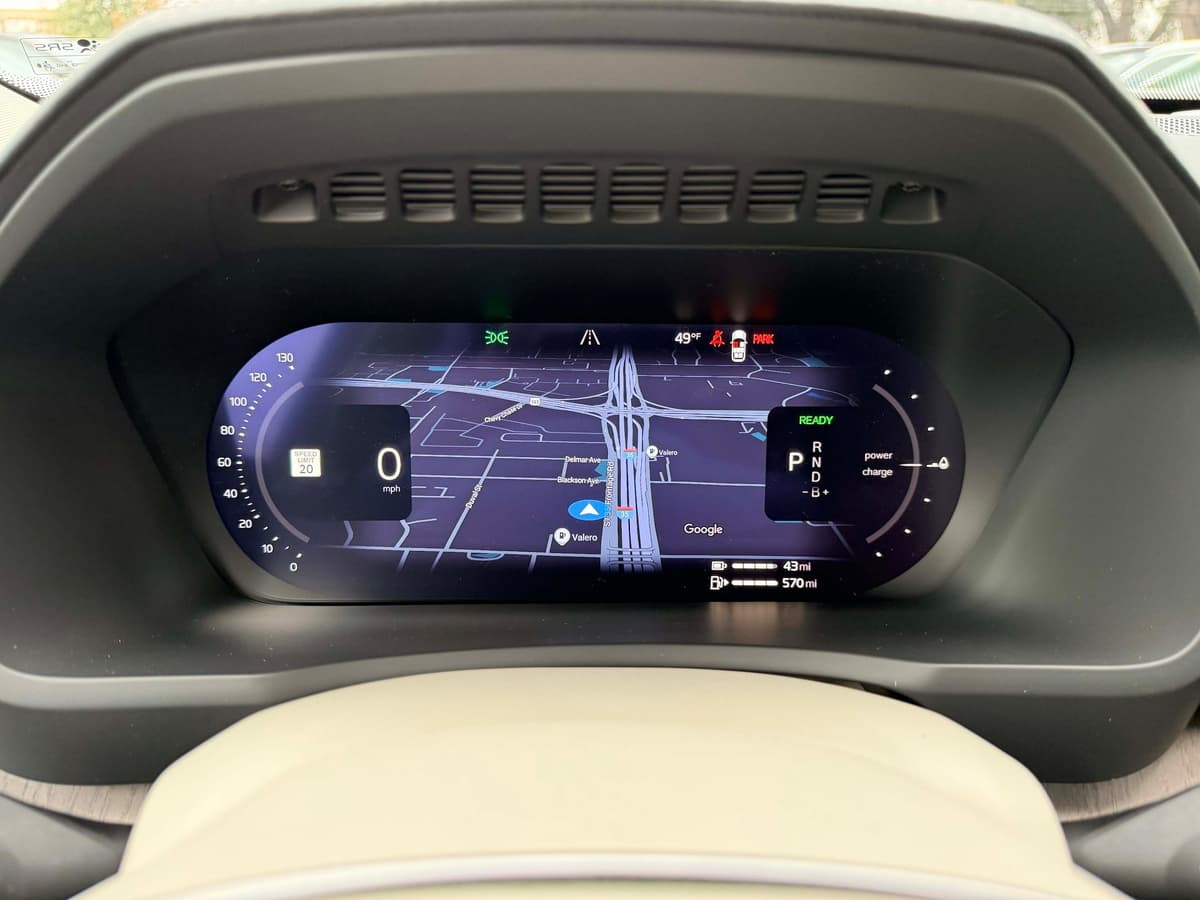 2026 Volvo XC90 plug-in hybrid - Image 21