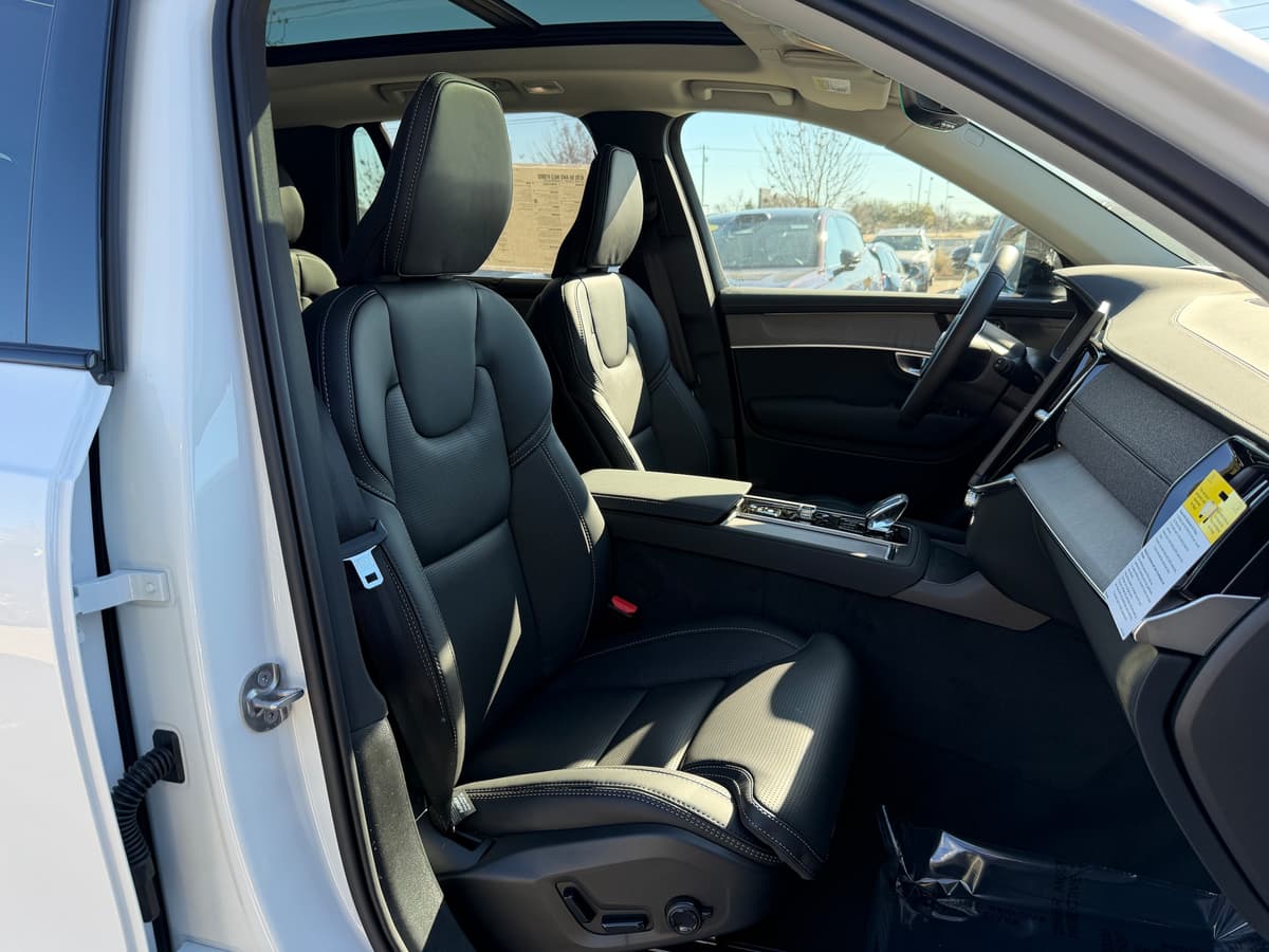 2026 Volvo XC90 - Image 8