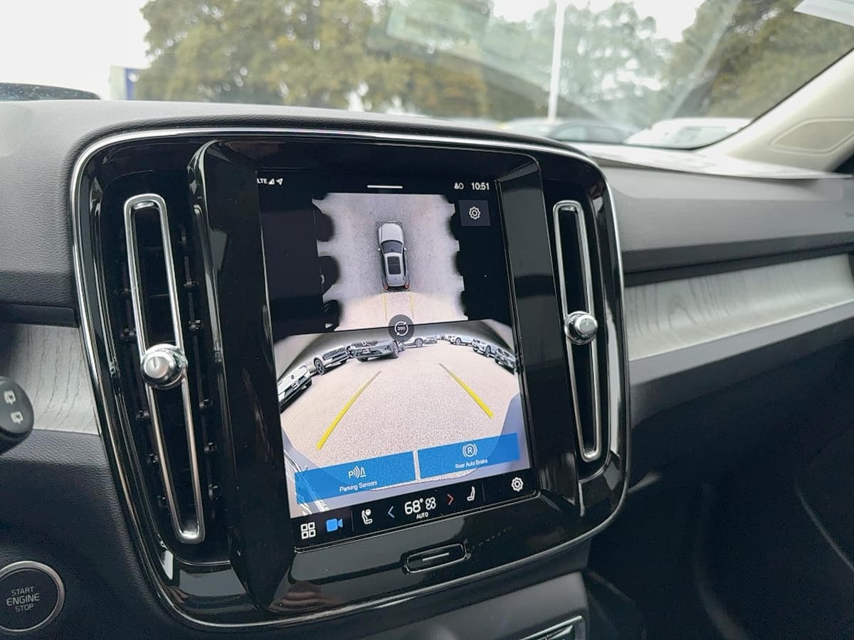 2024 Volvo XC40 - Image 21