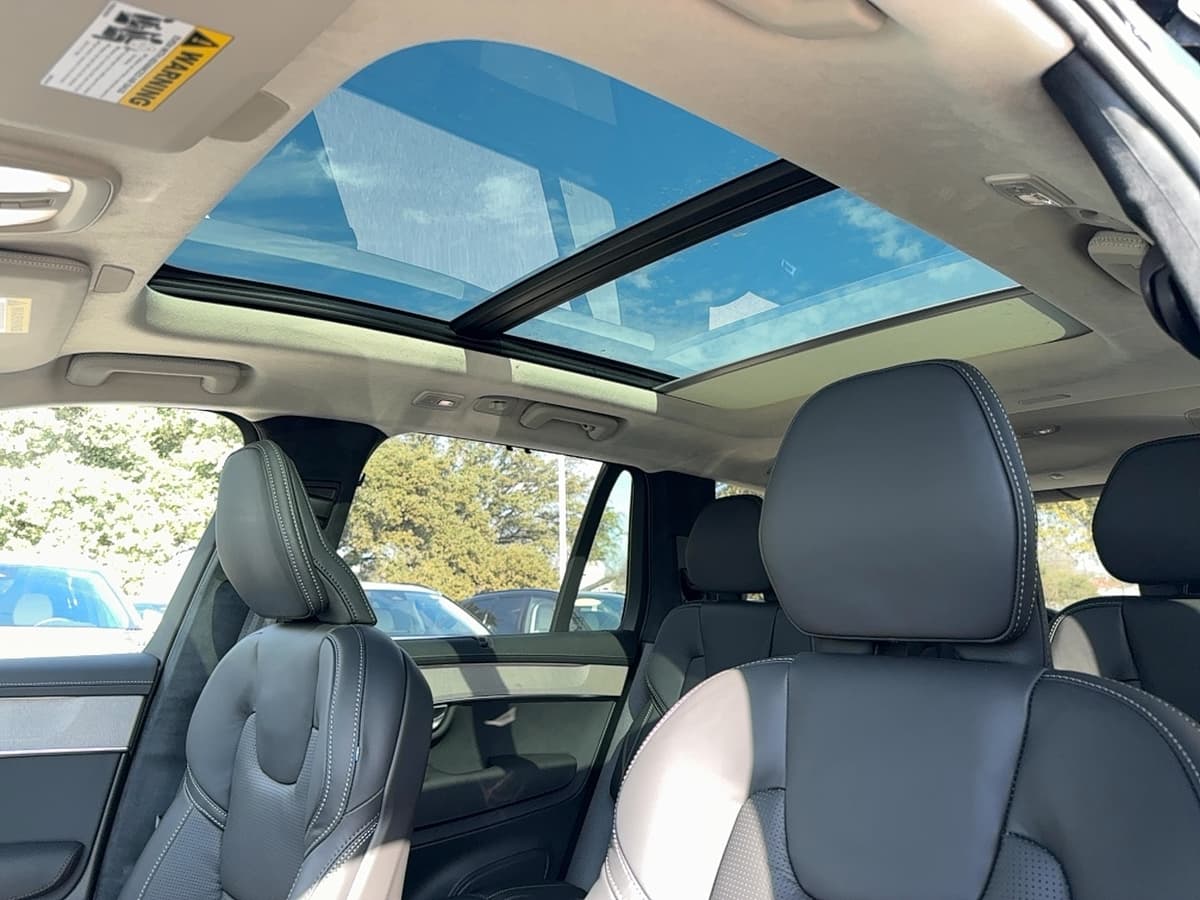 2026 Volvo XC90 - Image 12