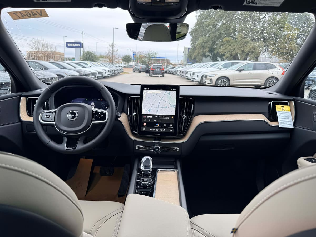 2026 Volvo XC60 - Image 17