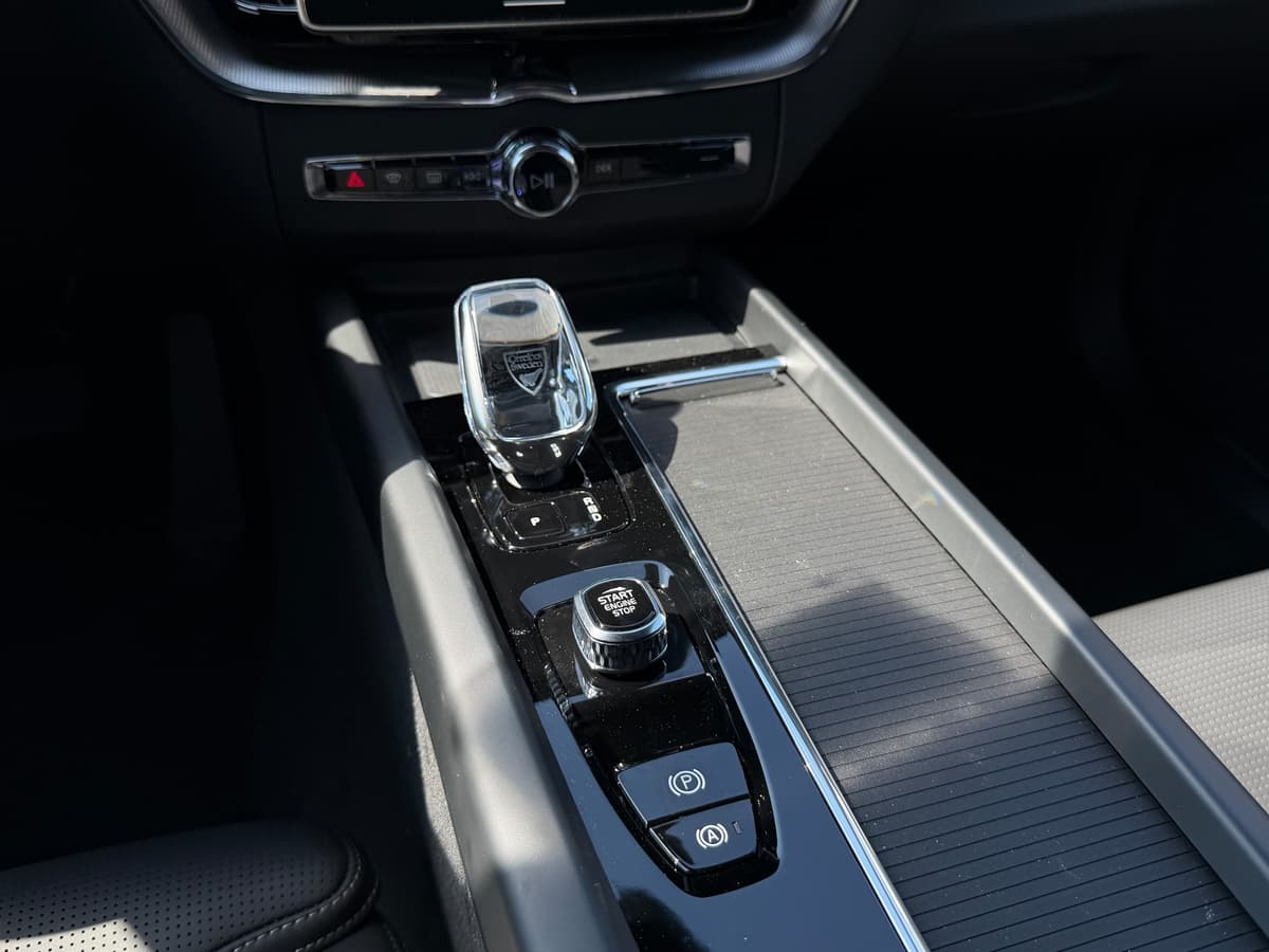 2026 Volvo XC60 - Image 13