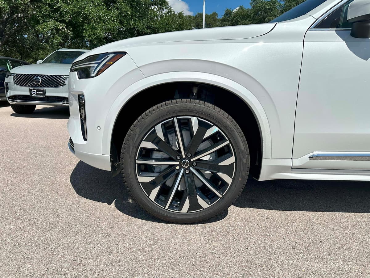 2026 Volvo XC90 - Image 10