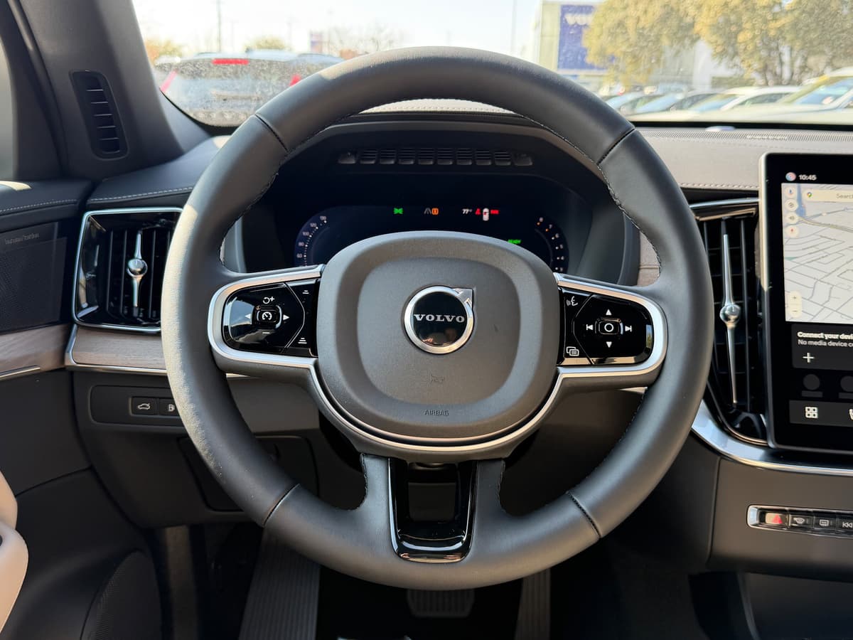 2026 Volvo XC90 plug-in hybrid - Image 14