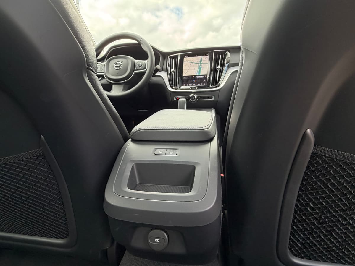 2025 Volvo S60 - Image 14