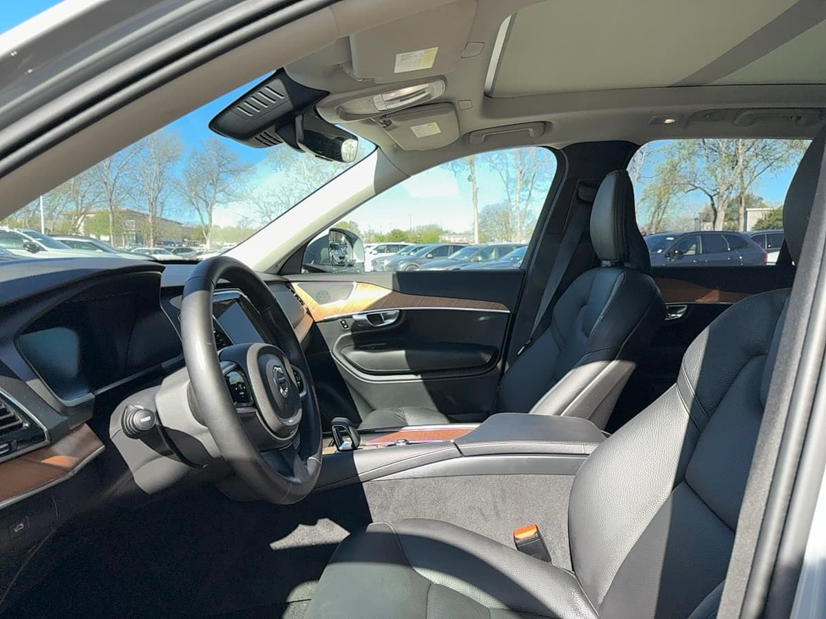 2025 Volvo XC90 - Image 11