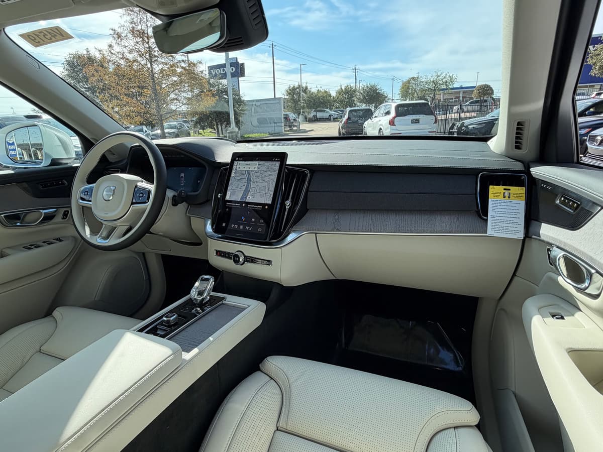 2026 Volvo XC90 - Image 11