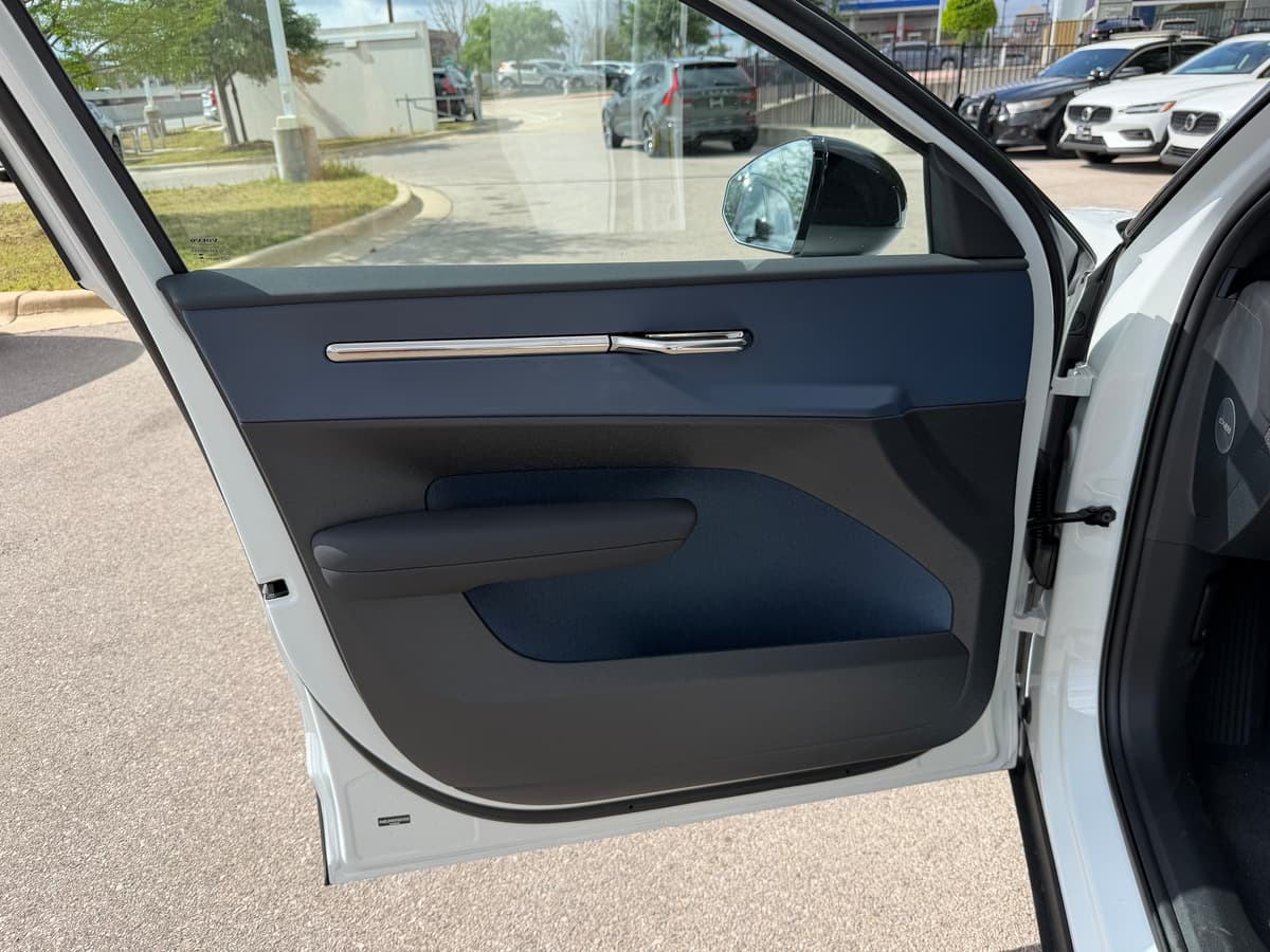 2026 Volvo EX30 - Image 17