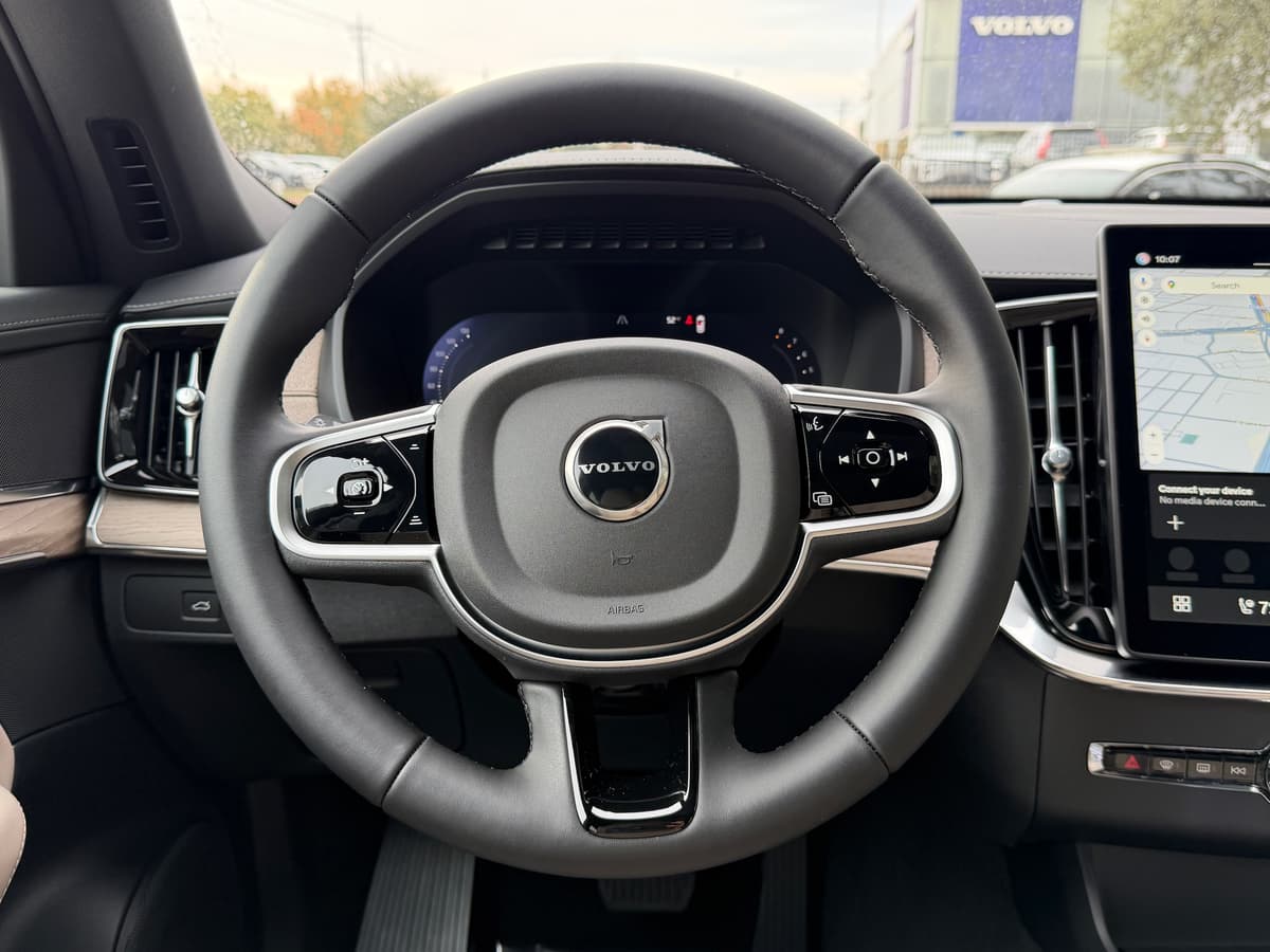 2026 Volvo XC90 - Image 15
