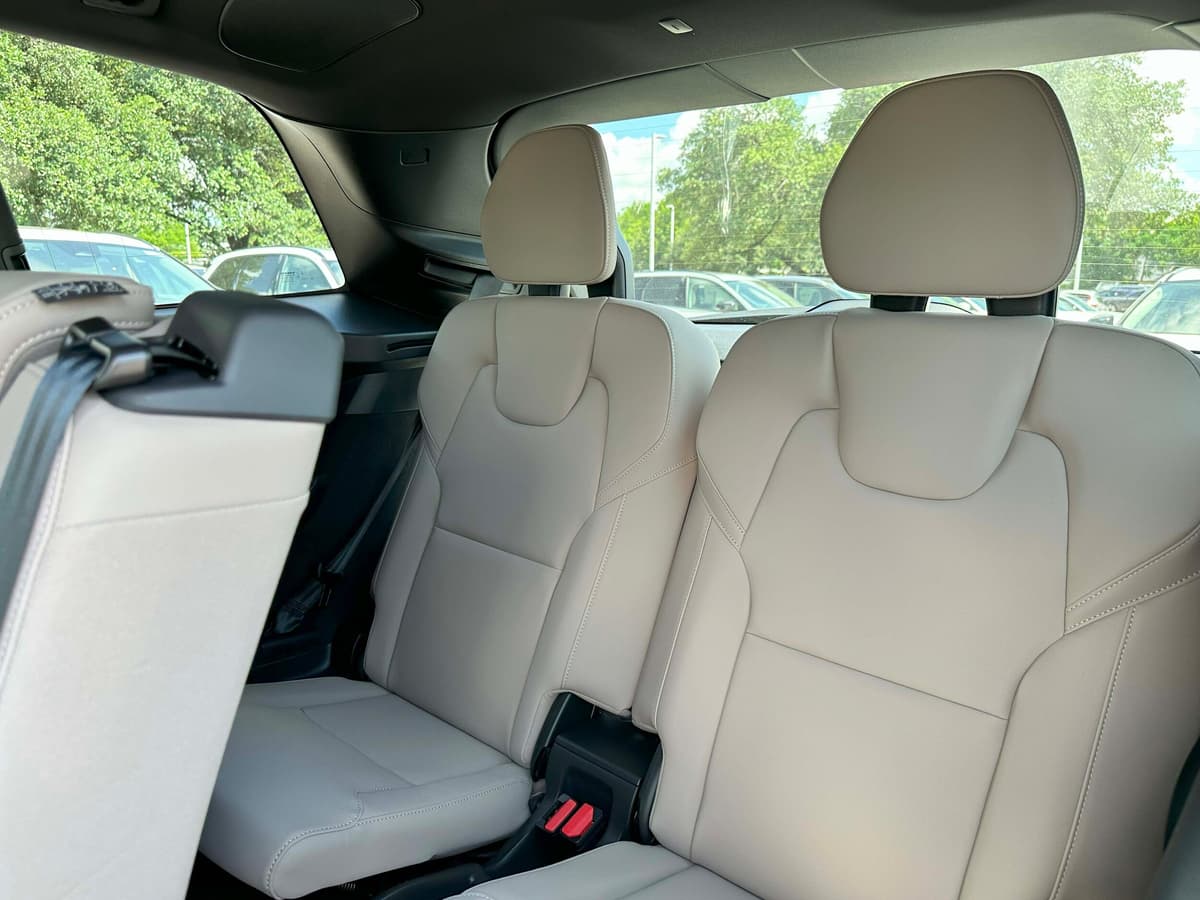 2026 Volvo XC90 - Image 16