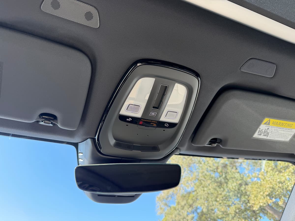 2026 Volvo XC60 - Image 15