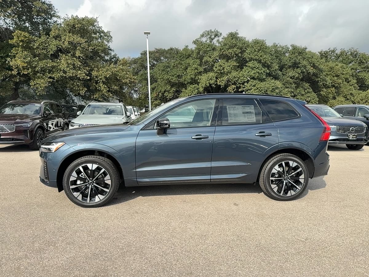 2026 Volvo XC60 - Image 3