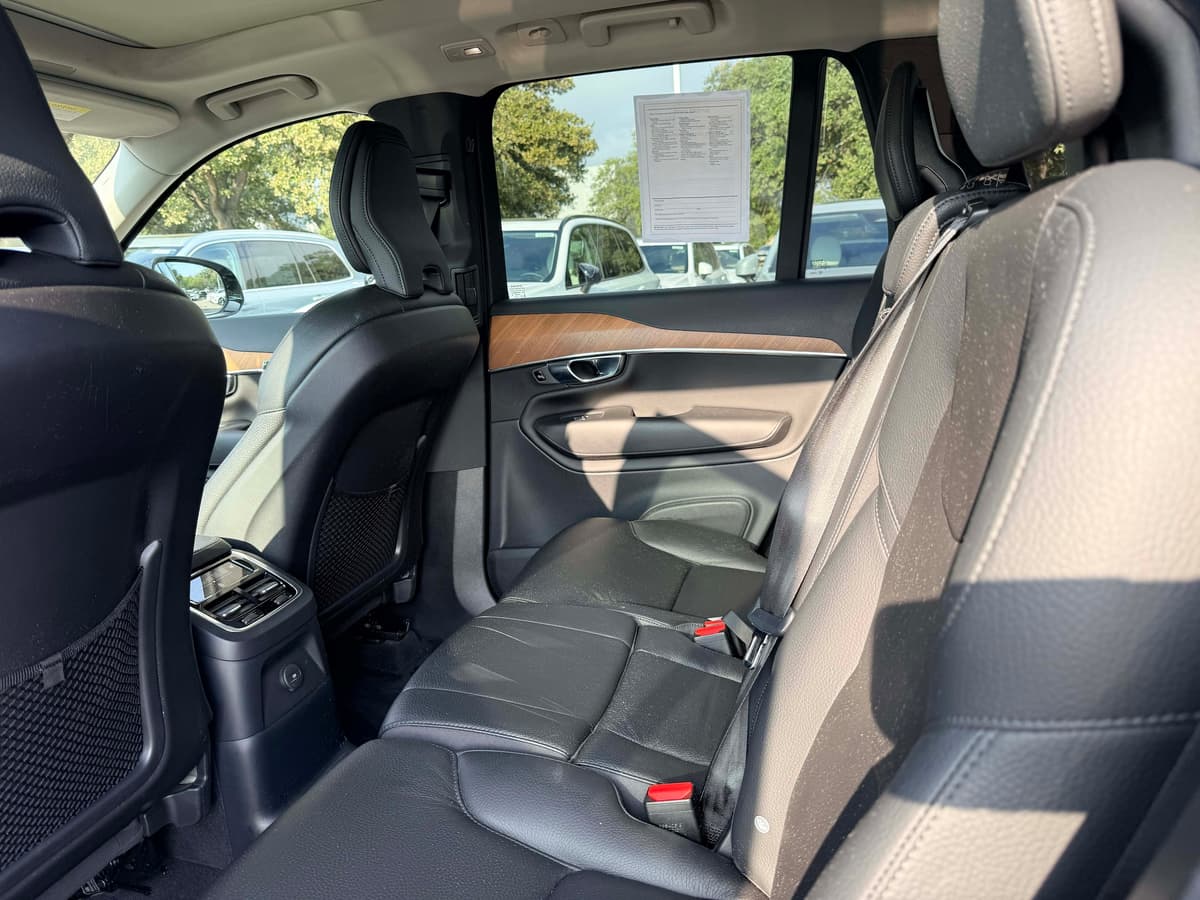 2023 Volvo XC90 Recharge Plug-In Hybrid - Image 14