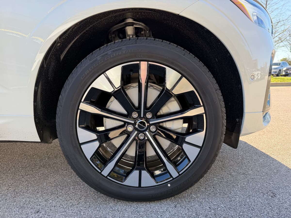2026 Volvo XC60 - Image 7