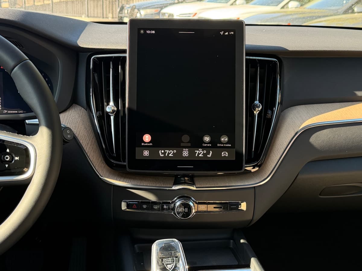 2026 Volvo XC60 - Image 12