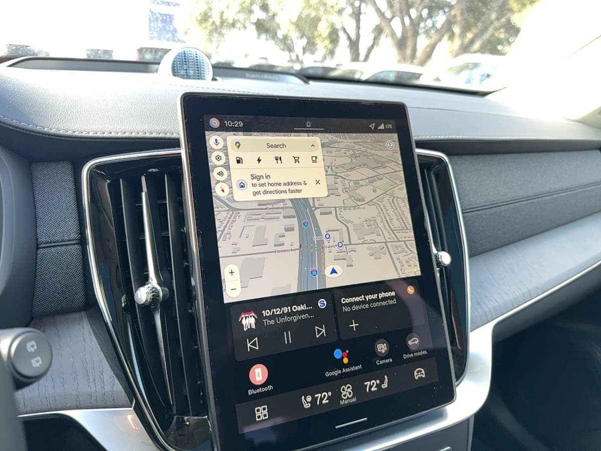 2026 Volvo XC90 plug-in hybrid - Image 22