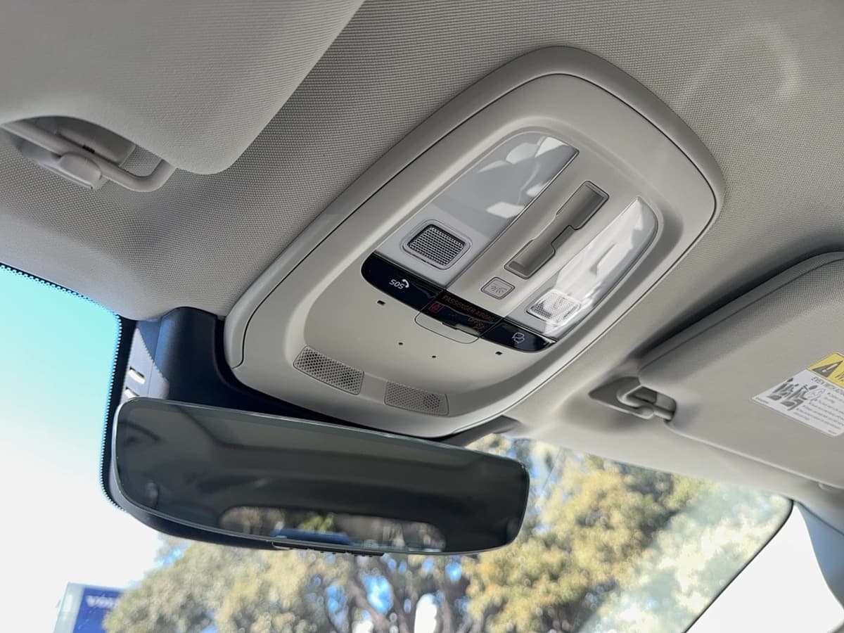 2026 Volvo XC90 plug-in hybrid - Image 22