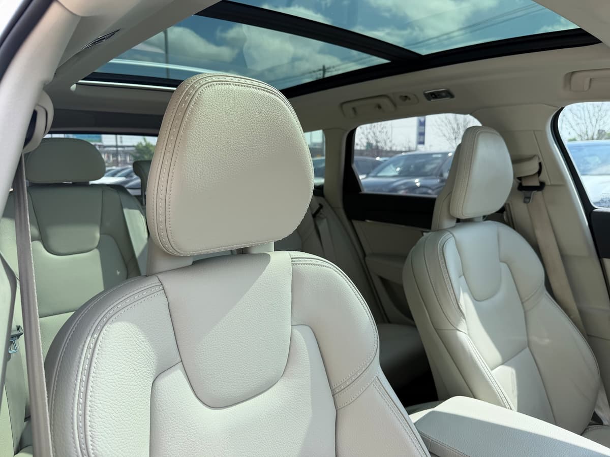 2018 Volvo V90 Cross Country - Image 10