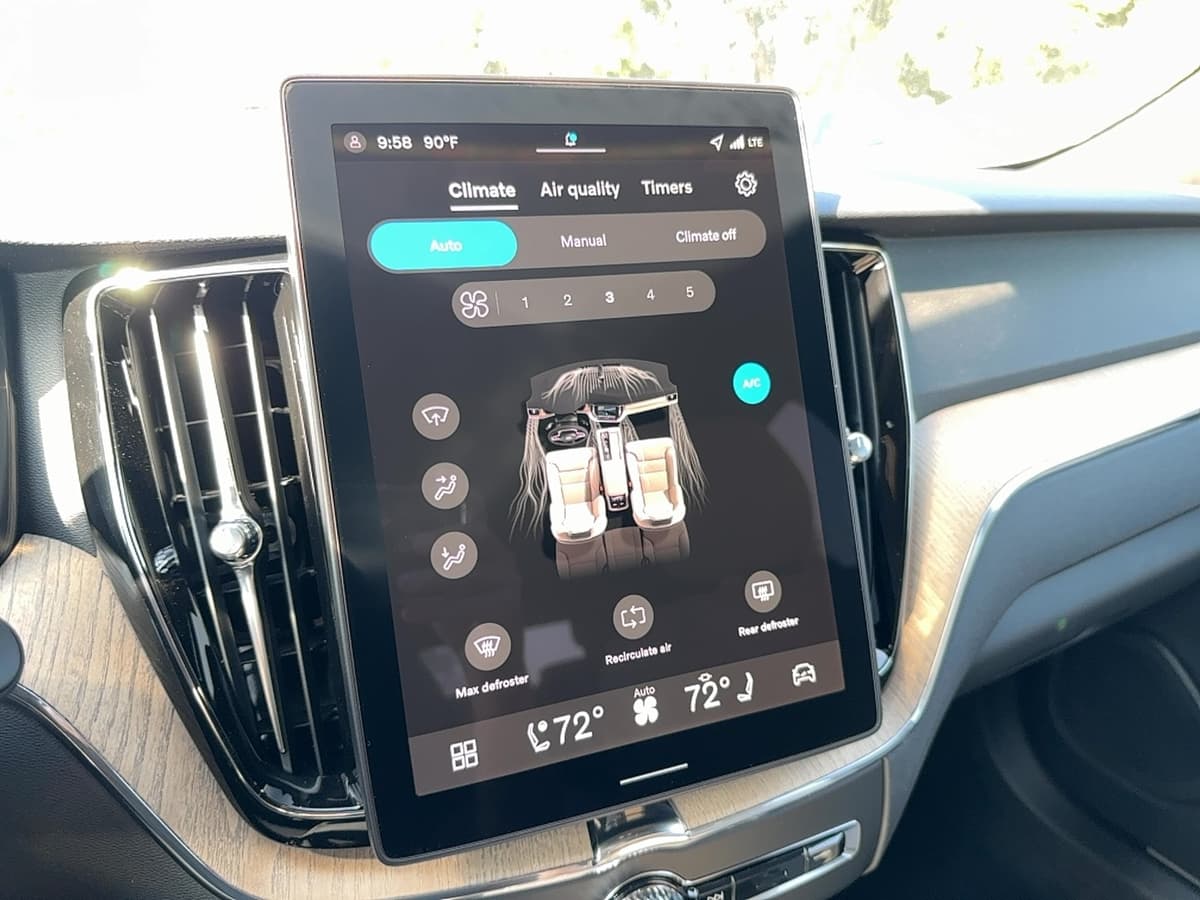 2026 Volvo XC60 - Image 18