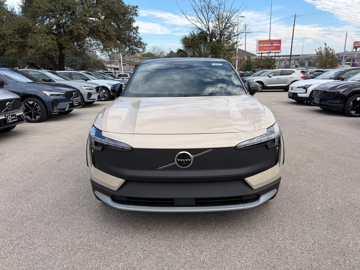 2026 Volvo EX30 Cross Country - Image 6