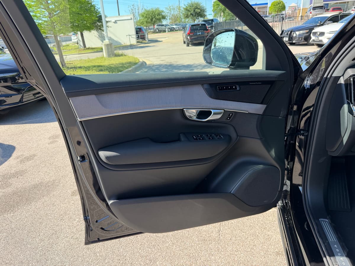 2026 Volvo XC90 - Image 18