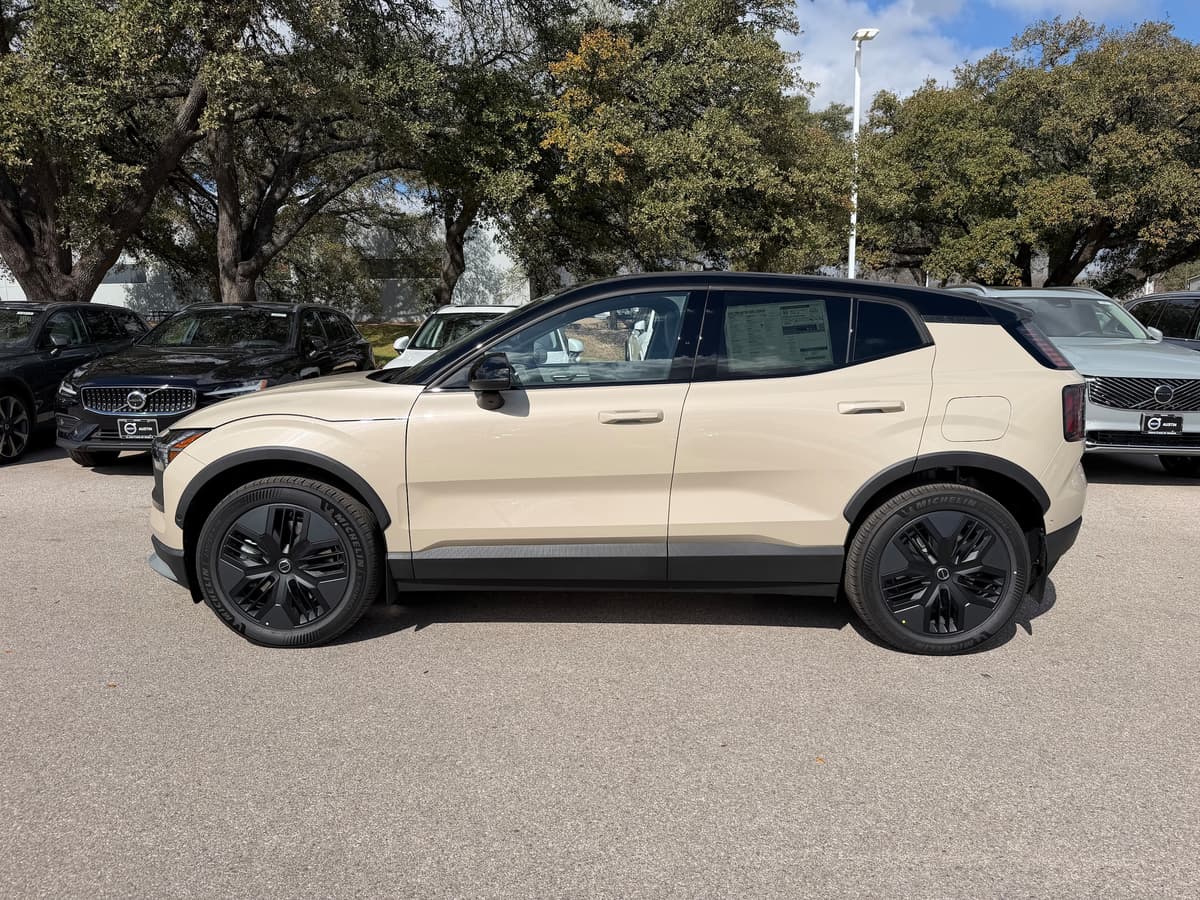 2026 Volvo EX30 Cross Country - Image 3