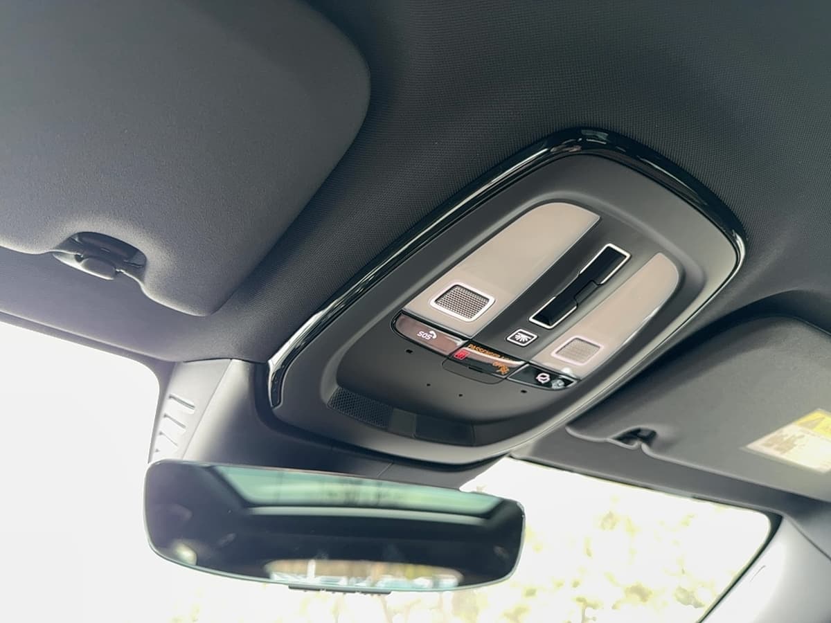 2026 Volvo V60 Cross Country - Image 23