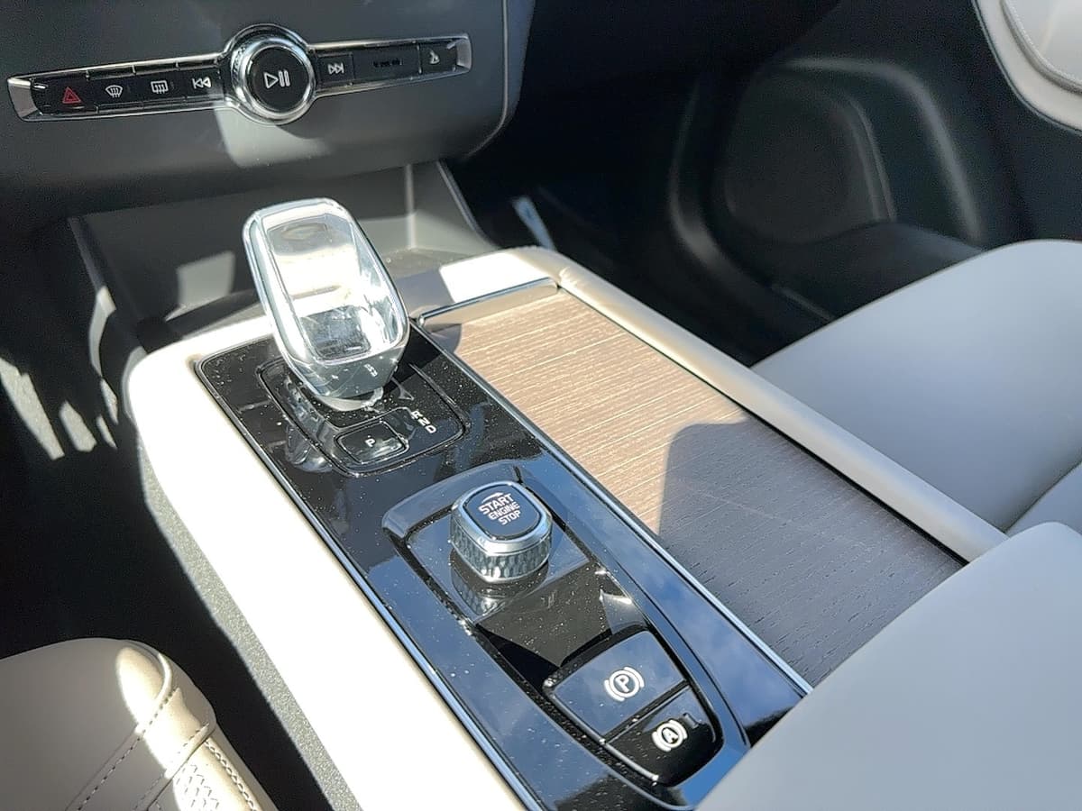 2026 Volvo XC90 - Image 23