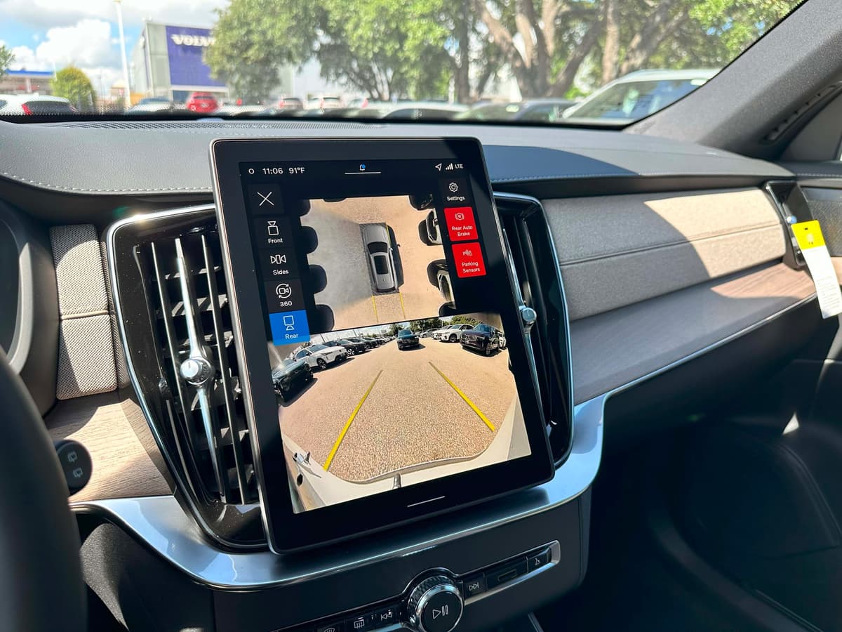 2026 Volvo XC90 - Image 24