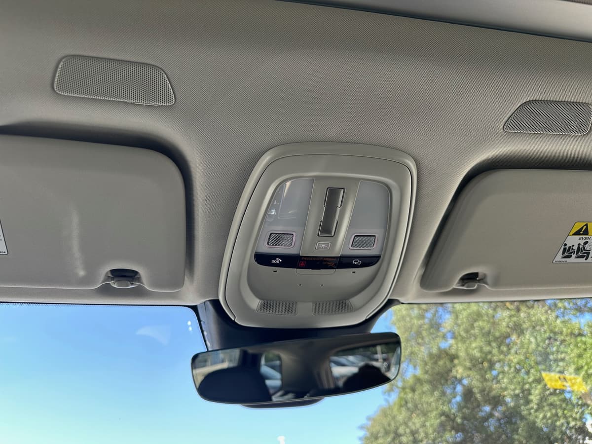 2026 Volvo XC60 - Image 15