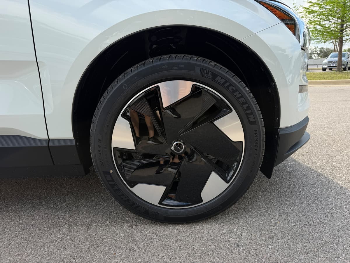 2026 Volvo EX30 - Image 7