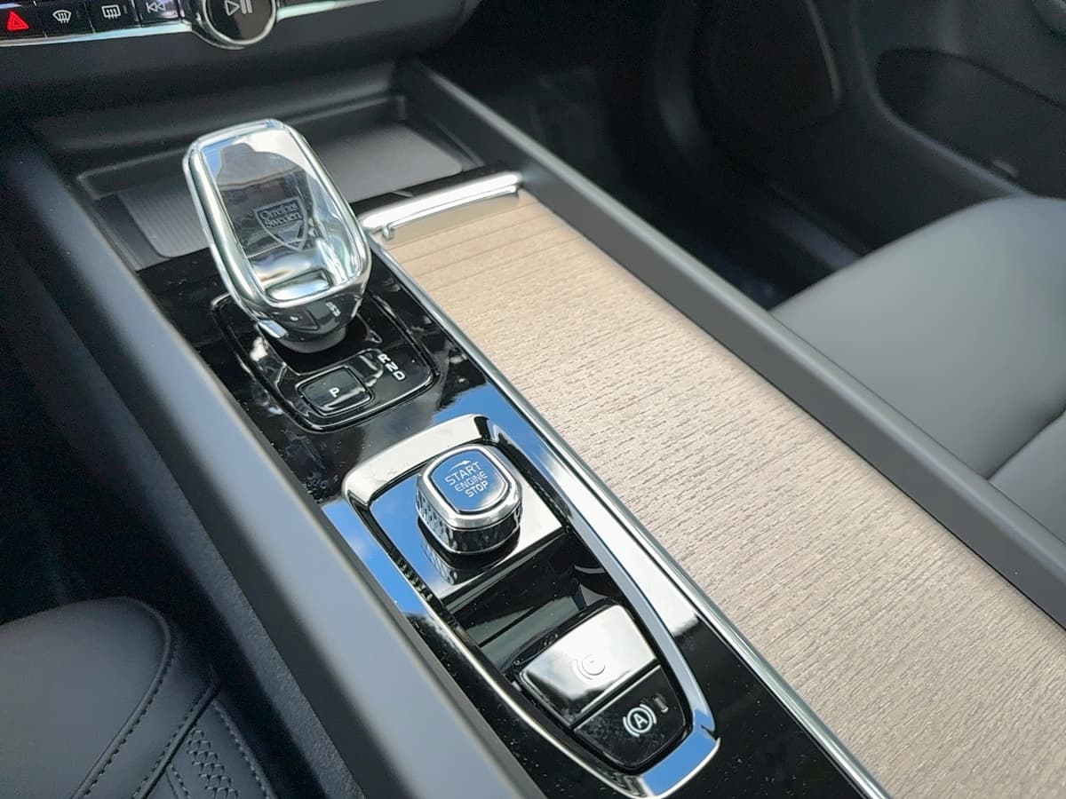 2026 Volvo XC60 - Image 24