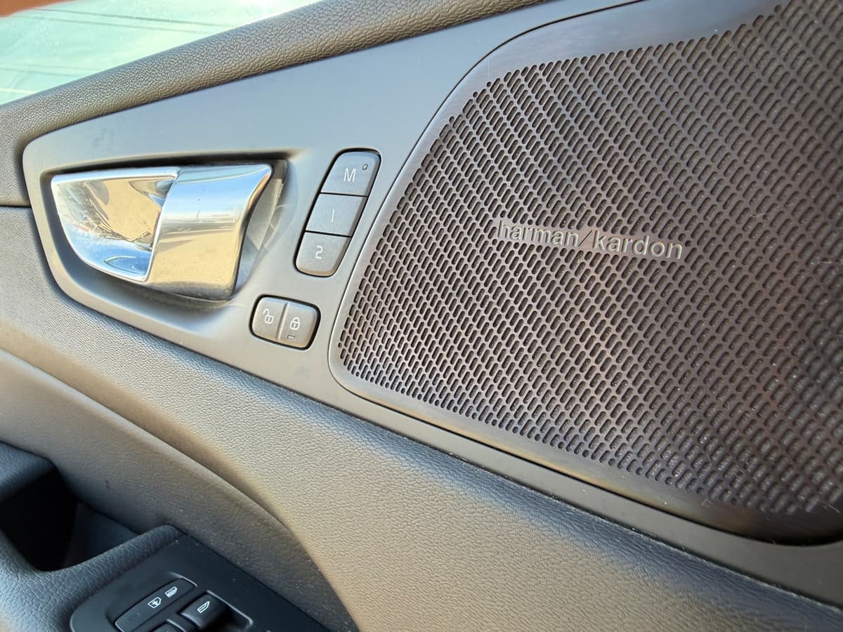 2020 Volvo XC60 - Image 24