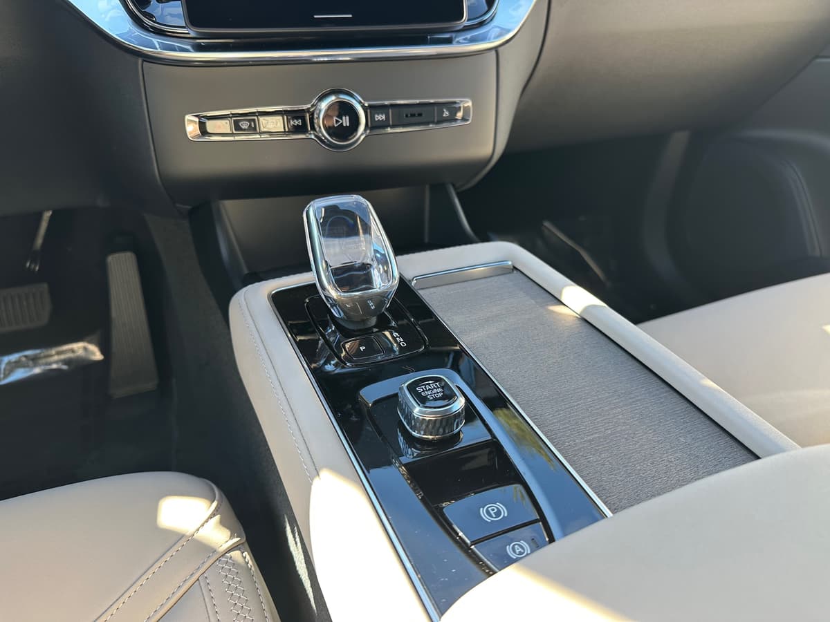 2026 Volvo XC90 - Image 14