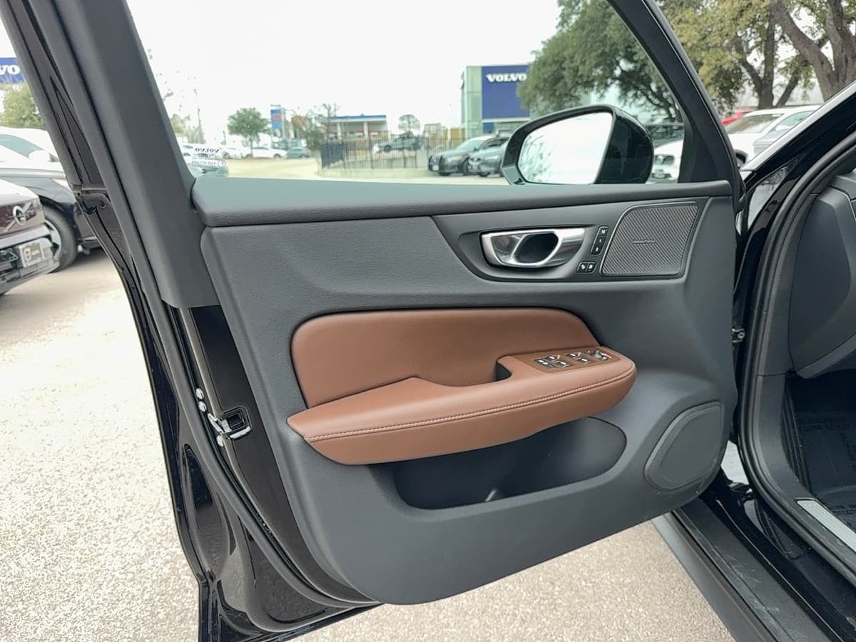 2026 Volvo V60 Cross Country - Image 10