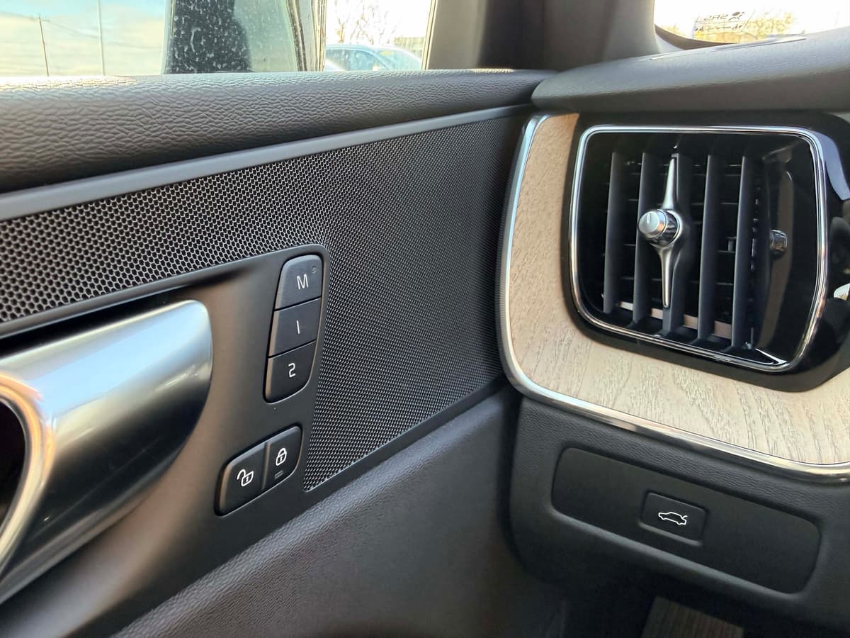 2026 Volvo XC60 - Image 18