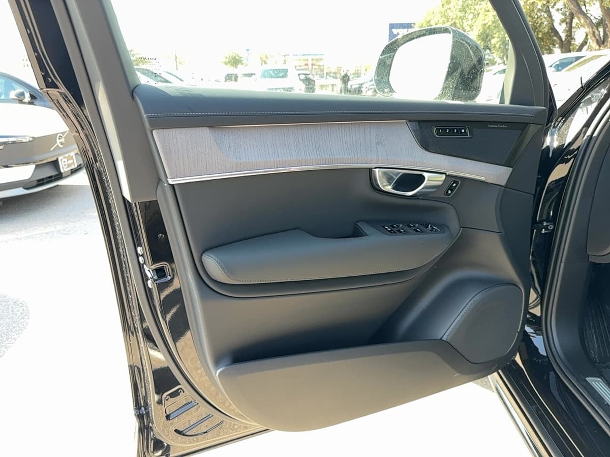 2026 Volvo XC90 - Image 9