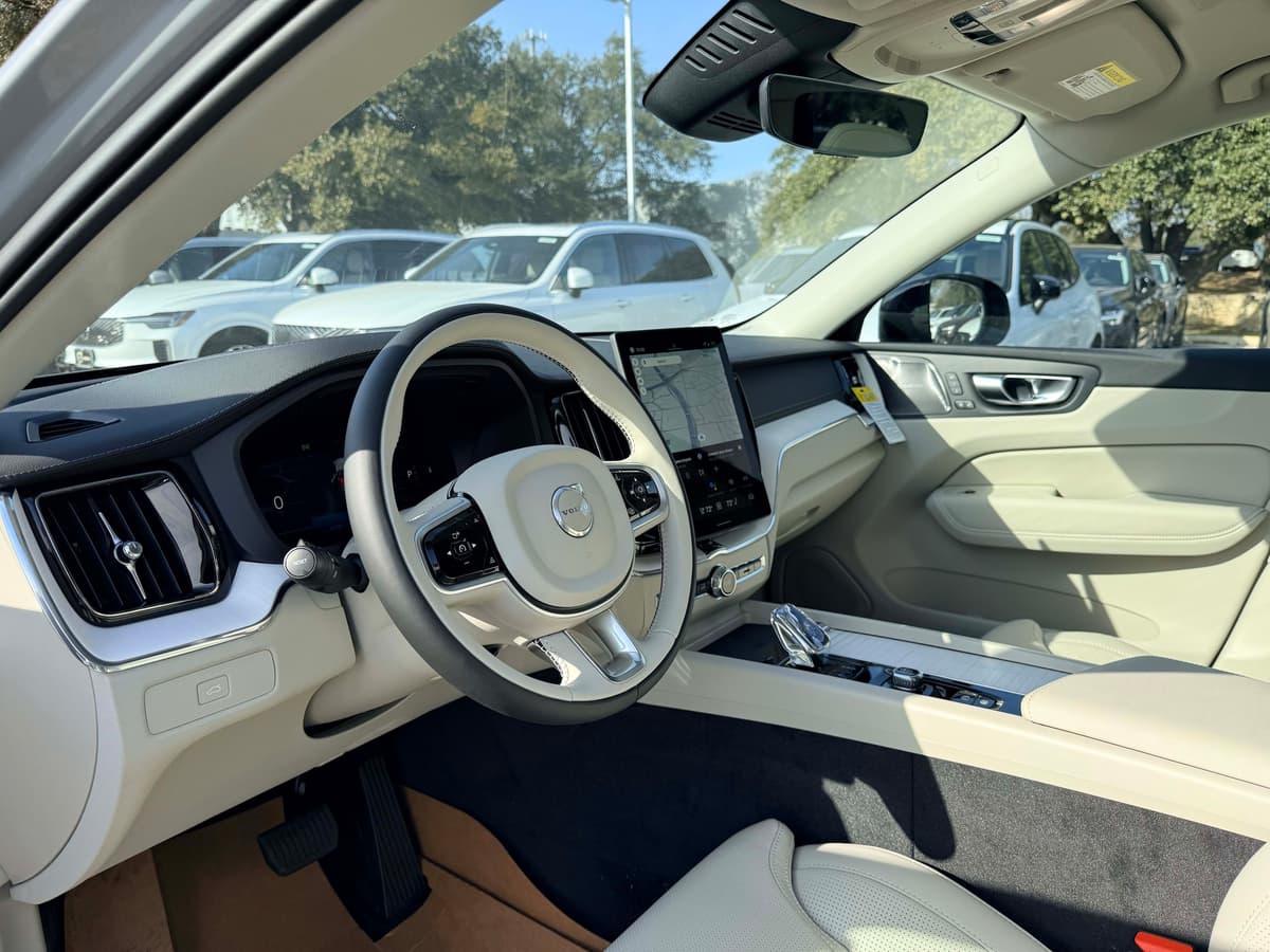 2026 Volvo XC60 - Image 11