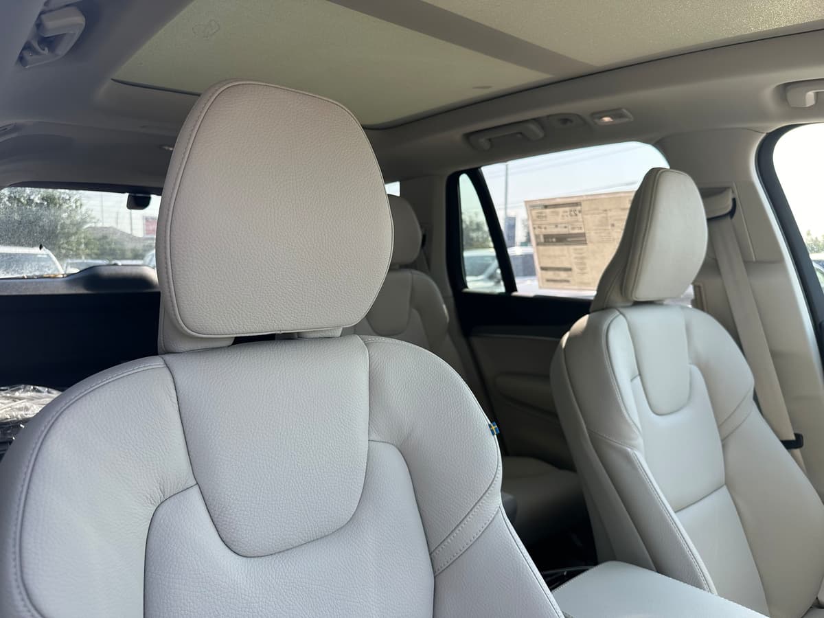 2025 Volvo XC90 - Image 7