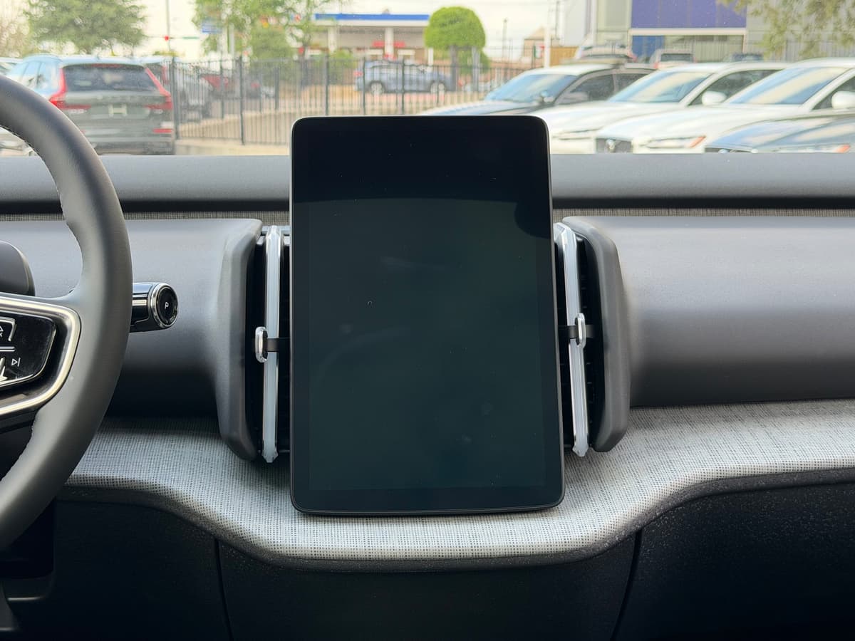 2026 Volvo EX30 - Image 12