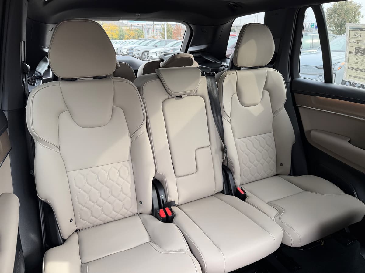 2026 Volvo XC90 - Image 10